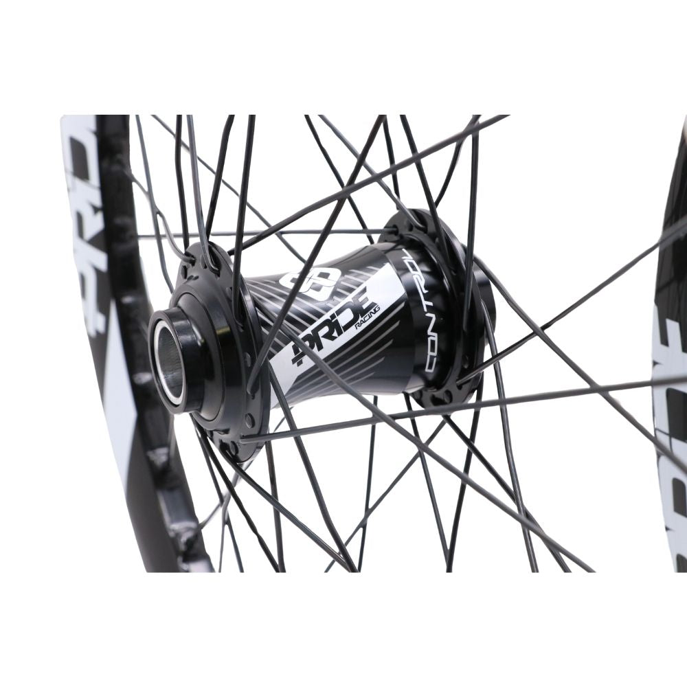 Para Kół PRIDE 20" (406mm) Carbone Wave Gloss White Control V2 Disc Osie 20/15mm Czarny/Biały