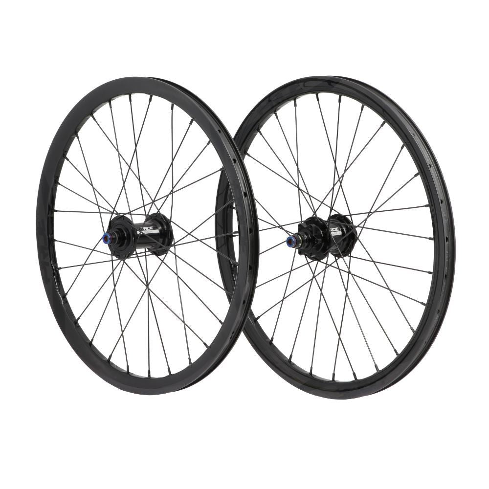 Para Kół PRIDE 20" (451mm) Karbon Wave Gloss Black Fusion Disc Osie 10/10mm Czarny