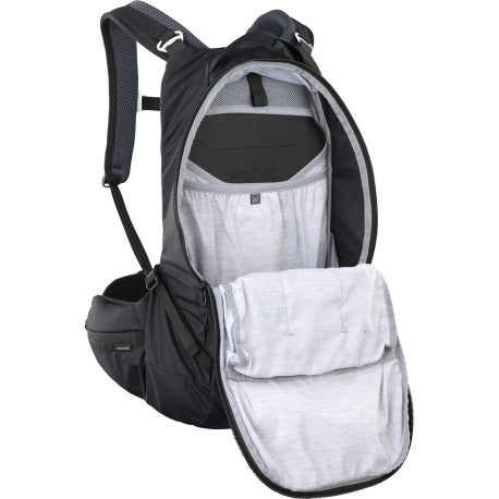 Plecak z grzbietem EVOC TRAIL PRO BLACKLINE 16 L Czarny