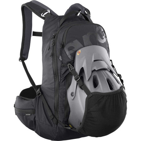 Plecak z grzbietem EVOC TRAIL PRO BLACKLINE 16 L Czarny