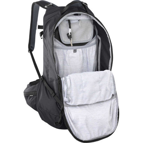 Plecak z grzbietem EVOC TRAIL PRO BLACKLINE 26 L Czarny