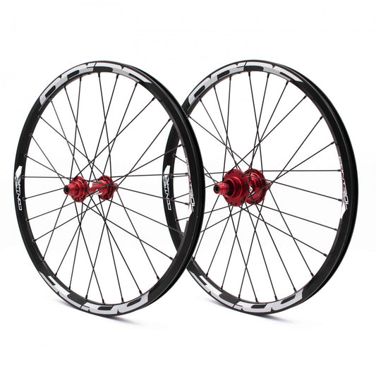 Para Kół PRIDE 20" (451mm) Control V1 Disc Axes 10/15mm Czerwony